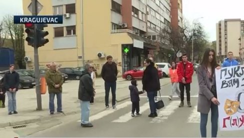 СТРАШАН ПИК ИМАЈУ НА ЖЕНЕ И НА ДЕЦУ Вучић: Жена им је само рекла своје мишљење, а они су је на пали