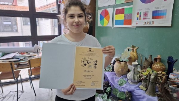ЛИКОВНИ РАД ХЕЛЕНЕ ИЗ ЋУПРИЈЕ ОСВОЈИО ТРЕЋЕ МЕСТО: Хелена бриљирала у јакој конкуренцији ЛИКОВНИ РАД ХЕЛЕНЕ ИЗ ЋУПРИЈЕ ОСВОЈИО ТРЕЋЕ МЕСТО: Хелена бриљирала у јакој конкуренцији