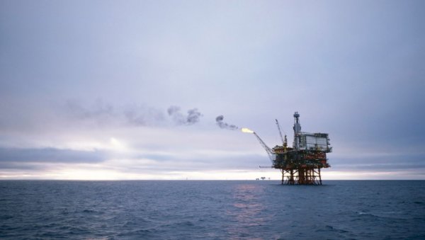 ОШТАР ПАД ЦЕНЕ НАФТЕ: Први пут за 4 године испод 62 долара за барел ОШТАР ПАД ЦЕНЕ НАФТЕ: Први пут за 4 године испод 62 долара за барел