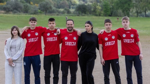 ПОНОС СРБИЈЕ: Гимназијалци из Београда на Играма у Грчкој ПОНОС СРБИЈЕ: Гимназијалци из Београда на Играма у Грчкој