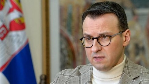 RAZUMNI LJUDI U OVOJ ZEMLJI SVAKAKO SU SVESNI Petković: Šta se može očekivati od nekoga čija je ključna politička poruka bacanje jaja?