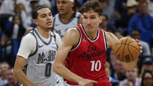 BOGDAN BOGDANOVIĆ IZREŠETAO PROTIVNIČKI KOŠ! Srbin ređao trojke u pobedi Klipersa (VIDEO) BOGDAN BOGDANOVIĆ IZREŠETAO PROTIVNIČKI KOŠ! Srbin ređao trojke u pobedi Klipersa (VIDEO)