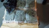 POLICIJA ZAPLENILA VIŠE OD 18 KILOGRAMA MARIHUANE: Uhapšen narkodiler iz okoline Paraćina (FOTO)
