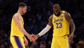 NE NAMERAVA DA IDE U PENZIJU! Lebron DŽejms produžio ugovor sa Lejkersima