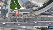 СНИМАК ИЗ ВАЗДУХА: Терор мањине над већином - Погледајте колико њих блокира цео град (ФОТО)
