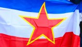 ИТАЛИЈАНЕ РАЗГНЕВИЛА ЗАСТАВА СФРЈ: Обележје Југославије у граду на граници са Словенијом дочекано као - провокација (ФОТО)