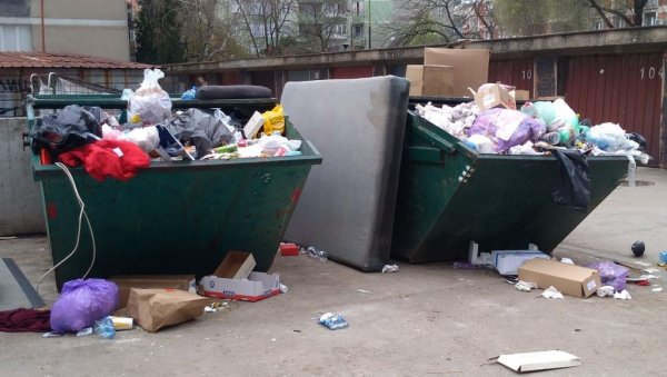 ПРОЛЕЋНА АКЦИЈА: Одношење кабастог отпада током априла ПРОЛЕЋНА АКЦИЈА: Одношење кабастог отпада током априла