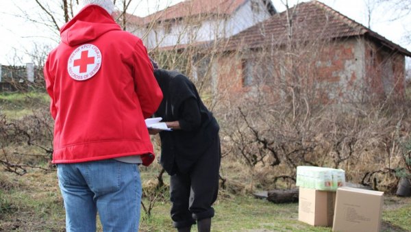 ОД ЦРВЕНОГ КРСТА 300 ПАКЕТА: Подршка за најугроженије породице у Деспотовцу ОД ЦРВЕНОГ КРСТА 300 ПАКЕТА: Подршка за најугроженије породице у Деспотовцу