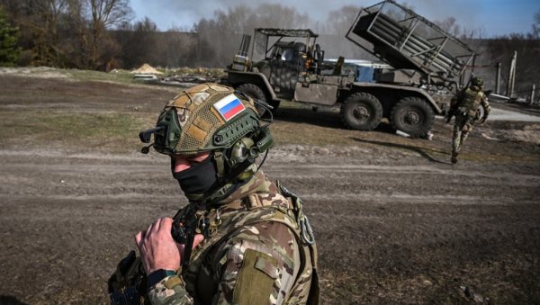 РАТ У УКРАЈИНИ: Расте број жртава у Сумију; Припадници Барс-Курск открили украјински дрон од 200 кг (ВИДЕО) РАТ У УКРАЈИНИ: Расте број жртава у Сумију; Припадници Барс-Курск открили украјински дрон од 200 кг (ВИДЕО)