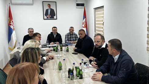 SAMO JAKA SRBIJA GARANTUJE I OPSTANAK NAŠEG NARODA Petković: Politički predstavnici Srba sa AP KiM podržali Pokret za narod i državu SAMO JAKA SRBIJA GARANTUJE I OPSTANAK NAŠEG NARODA Petković: Politički predstavnici Srba sa AP KiM podržali Pokret za narod i državu