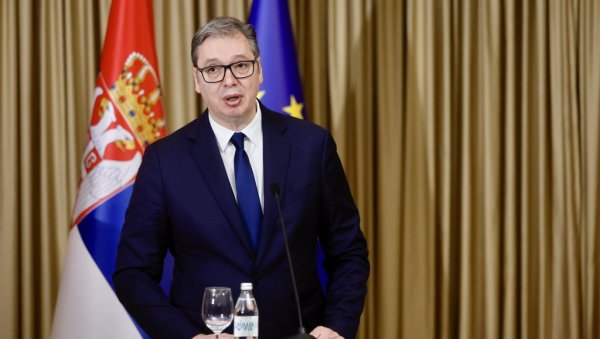 ВУЧИЋ СЕ ОБРАТИО НАКОН СУСРЕТА СА ДЕЈВИДОМ ЛАМИЈЕМ: Потписани важни билатерални документи - Односи две земље унапређени (ВИДЕО) ВУЧИЋ СЕ ОБРАТИО НАКОН СУСРЕТА СА ДЕЈВИДОМ ЛАМИЈЕМ: Потписани важни билатерални документи - Односи две земље унапређени (ВИДЕО)