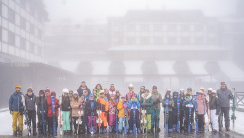 MK GROUP OBEZBEDILA ZIMOVANJE ZA NAJBOLJE UČENIKE SA KOSOVA I METOHIJE MK GROUP OBEZBEDILA ZIMOVANJE ZA NAJBOLJE UČENIKE SA KOSOVA I METOHIJE