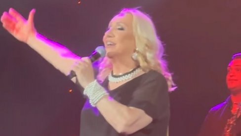 I DA IMAM STO ŽIVOTA: Vesna Zmijanac na koncertu u Sofiji oduševila sve prisutne (FOTO) I DA IMAM STO ŽIVOTA: Vesna Zmijanac na koncertu u Sofiji oduševila sve prisutne (FOTO)