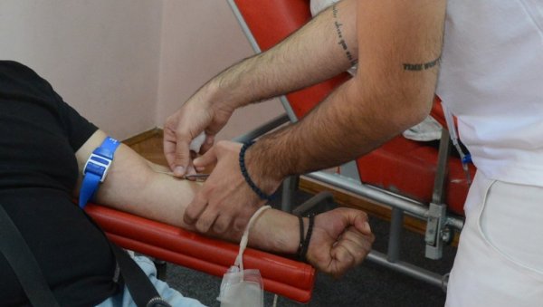 ПРИКУПЉЕНО 36 ЈЕДИНИЦА: Акција ДДК на врњачком Факултету за хотелијерство и туризам ПРИКУПЉЕНО 36 ЈЕДИНИЦА: Акција ДДК на врњачком Факултету за хотелијерство и туризам