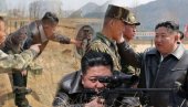 VIDITE GDE JE POGODIO: Kim DŽong Un snimljen kako puca iz snajpera - jedinice za specijalne operacije spremne (FOTO)