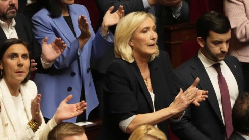 U PARIZU DANAS TRI MITINGA: Le Pen se obraća narodu U PARIZU DANAS TRI MITINGA: Le Pen se obraća narodu