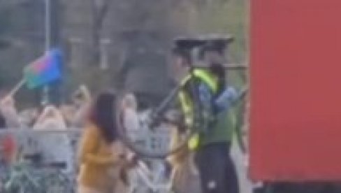 PUKLA BRUKA: Lažni biciklisti putuju kamionom do Strazbura (VIDEO) PUKLA BRUKA: Lažni biciklisti putuju kamionom do Strazbura (VIDEO)