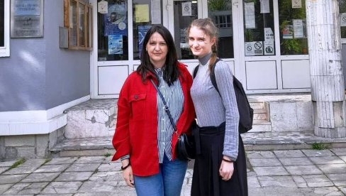 BRAVO ZA PARAĆINKU KATARINU: Učenica Tehnološke škole osvojila prvo mesto na Republičkoj smotri istraživačkih radova BRAVO ZA PARAĆINKU KATARINU: Učenica Tehnološke škole osvojila prvo mesto na Republičkoj smotri istraživačkih radova