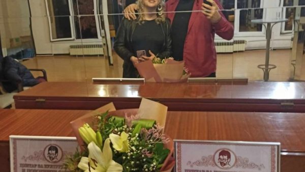 ЈАГОДИНСКА ПРЕДСТАВА НАЈБОЉА: Награђена и глумица Марија С. Дебељаковић ЈАГОДИНСКА ПРЕДСТАВА НАЈБОЉА: Награђена и глумица Марија С. Дебељаковић