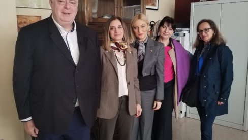 VRANJANCI KAO AMBASADORI U ITALIJI: Učenici i profesori Gimnazije Bora Stanković na 26. Međunarodnoj nedelji mladih VRANJANCI KAO AMBASADORI U ITALIJI: Učenici i profesori Gimnazije Bora Stanković na 26. Međunarodnoj nedelji mladih
