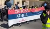 SRPSKA ATINA, TIHA VEĆINA: Novosađani pešice krenuli u Beograd na veliki sabor da pruže podršku predsedniku Srbije (VIDEO)