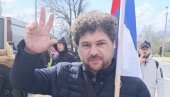 НИКОЛА СА КОСМЕТА ПЕШАЧИ КА БЕОГРАДУ На скуп подршке  Вучићу испратиле га две ћеркице и синчић: Сви уз нашег председника