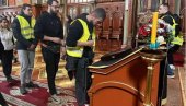 OSLONAC SVAKOG DRUŠTVA JE CRKVA: Uz blagoslov Oca studenti nastavljaju svoj put ka Beogradu (FOTO)
