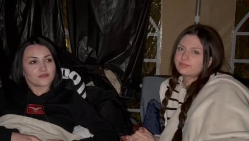 RAZBOLELA SAM SE, ALI NE ODUSTAJEM: Potresne reči studentkinja koje spavaju u Pionirskom parku (VIDEO) RAZBOLELA SAM SE, ALI NE ODUSTAJEM: Potresne reči studentkinja koje spavaju u Pionirskom parku (VIDEO)