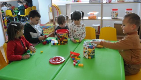 RADOST ZA MALIŠANE: Otvoren dečji vrtić u selu Ratina kod Kraljeva RADOST ZA MALIŠANE: Otvoren dečji vrtić u selu Ratina kod Kraljeva