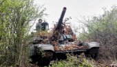 POGLEDAJTE – SRPSKI OKLOP U AKCIJI: U okolini Niša realizovana taktička vežba Tenkovskog bataljona T-72 (FOTO)