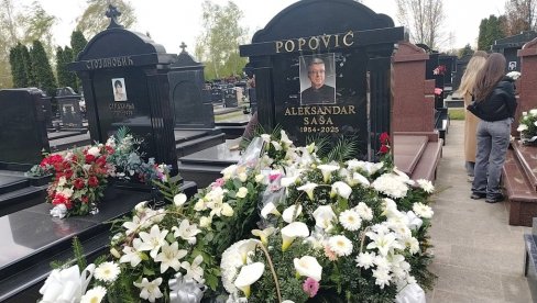 POMEN SAŠI POPOVIĆU: Četrdeset dana od smrti direktora i osnivača Grand produkcije (FOTO/VIDEO) POMEN SAŠI POPOVIĆU: Četrdeset dana od smrti direktora i osnivača Grand produkcije (FOTO/VIDEO)