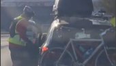 PREVARANTI NA PUTU ZA STRAZBUR: Studenti blokaderi na 3 kilometara pred slikanje se penju na bicikle (VIDEO)