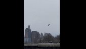 SNIMAK KOJI LEDI KRV: Snimljen pad helikoptera u NJujorku (VIDEO)