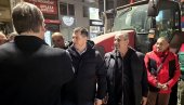 SRPSKI DOMAĆINI STIGLI U BEOGRAD: Predsednik Vučić ih dočekao u 2 sata ujutru (FOTO/VIDEO)