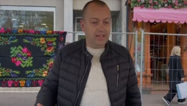 ОПШТИНА ВЕЛИКА ПЛАНА НА СВЕНАРОДНОМ СКУПУ: Све смо ово спремили само за овај скуп - сви подржавамо нашег председника (ВИДЕО) ОПШТИНА ВЕЛИКА ПЛАНА НА СВЕНАРОДНОМ СКУПУ: Све смо ово спремили само за овај скуп - сви подржавамо нашег председника (ВИДЕО)