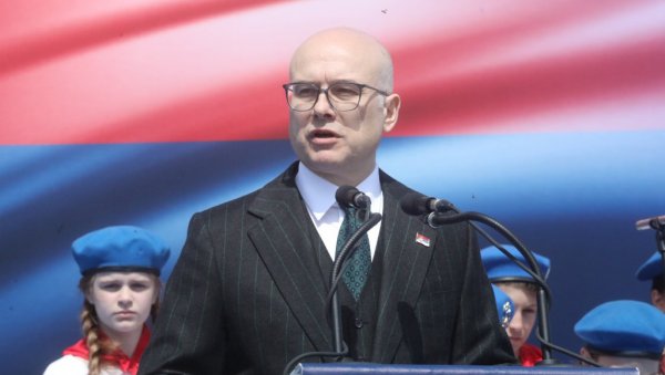 ВУЧЕВИЋ О ПРЕТЊАМА УПУЋЕНИМ ВУЧИЋУ: Свако ко позива на насиље, мора одговарати ВУЧЕВИЋ О ПРЕТЊАМА УПУЋЕНИМ ВУЧИЋУ: Свако ко позива на насиље, мора одговарати