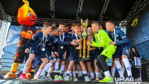NJIHOVO VREME TEK DOLAZI: Srpski fudbaleri iz Umaga doneli bronzu, Juventus ih izbacio NJIHOVO VREME TEK DOLAZI: Srpski fudbaleri iz Umaga doneli bronzu, Juventus ih izbacio