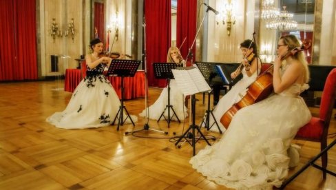 APRIL U BEOGRADU: Koncert gudačkog kvarteta Azzurro u Fondaciji Mozzart APRIL U BEOGRADU: Koncert gudačkog kvarteta Azzurro u Fondaciji Mozzart