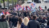 ОДЈЕКУЈЕ ОЈ КОСОВО, КОСОВО Срби са КиМ који су данима пешачили стигли на свенародни скуп (ФОТО/ВИДЕО)
