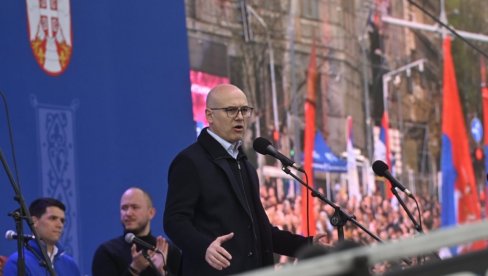 ВУЧЕВИЋ ОШТРО ОДГОВОРИО АЛЕКСИЋУ: Вечити понављач будан сања како нас побеђује ВУЧЕВИЋ ОШТРО ОДГОВОРИО АЛЕКСИЋУ: Вечити понављач будан сања како нас побеђује