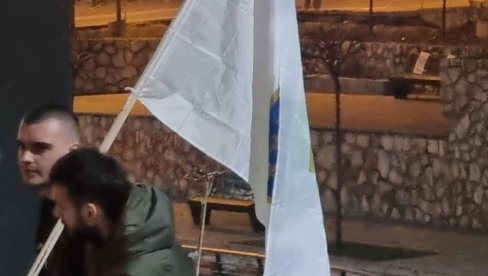 SRAMOTNO PONAŠANJE STUDENATA BLOKADERA: Pevaju Biće Raška opet glavni grad i kvare odnose Srba i Bošnjaka (VIDEO)