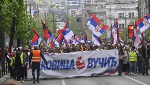 NOVI SAD, RAKOVICA, KRAGUJEVAC... Kolone naroda stižu na svenarodni sabor u centru Beograda! (FOTO/VIDEO) NOVI SAD, RAKOVICA, KRAGUJEVAC... Kolone naroda stižu na svenarodni sabor u centru Beograda! (FOTO/VIDEO)