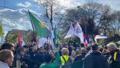 РУДАРИ ИЗ КОЛУБАРЕ СТИГЛИ НА СВЕНАРОДНИ СКУП: Од ране зоре пешачили ка Београду (ФОТО) РУДАРИ ИЗ КОЛУБАРЕ СТИГЛИ НА СВЕНАРОДНИ СКУП: Од ране зоре пешачили ка Београду (ФОТО)