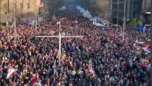 NEPREGLEDNA REKA LJUDI: Moćan snimak veličanstvenog skupa Ne damo Srbiju (VIDEO) NEPREGLEDNA REKA LJUDI: Moćan snimak veličanstvenog skupa Ne damo Srbiju (VIDEO)