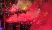 СРБИЈА ОСВЕТЛЕЛА БЕОГРАД! Моћан призор на свенародном скупу - Ово се једном виђа! (ФОТО/ВИДЕО)