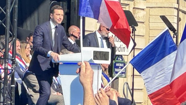 ДВОСТРУКИ АДУТИ ФРАНЦУСКИХ СУВЕРЕНИСТА: Ко је млади политичар Жордан Бардела који успешно с Марин Ле Пен води странку Национално окупљање ДВОСТРУКИ АДУТИ ФРАНЦУСКИХ СУВЕРЕНИСТА: Ко је млади политичар Жордан Бардела који успешно с Марин Ле Пен води странку Национално окупљање