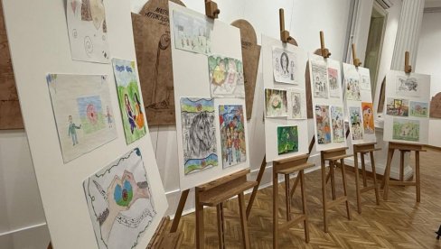 IZRAZ ZRELOSTI I EMPATIJE: Otvorena izložba radova sa likovnog konkursa „Biti Rom“ za osnovce IZRAZ ZRELOSTI I EMPATIJE: Otvorena izložba radova sa likovnog konkursa „Biti Rom“ za osnovce