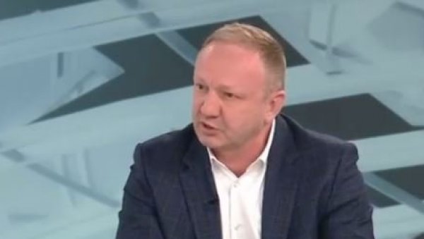 ЂИЛАС КРЕНУО У НАПАД НА СТУДЕНТЕ (ВИДЕО) ЂИЛАС КРЕНУО У НАПАД НА СТУДЕНТЕ (ВИДЕО)