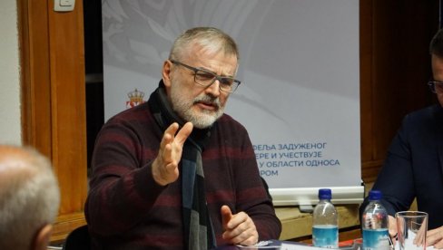 POLITIČKI PARAZITI SE ZAKLANJAJU IZA MLADIH LJUDI: Intervju - Dr Branko Rakić, profesor Pravnog fakulteta POLITIČKI PARAZITI SE ZAKLANJAJU IZA MLADIH LJUDI: Intervju - Dr Branko Rakić, profesor Pravnog fakulteta
