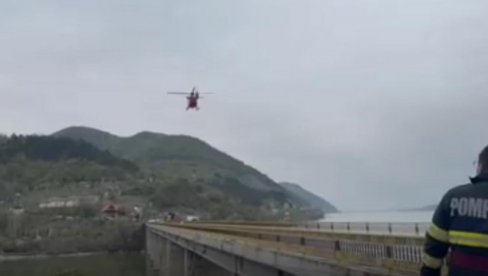 MINIBUS PAO U DUNAV: Ronioci na terenu, misija veoma teška